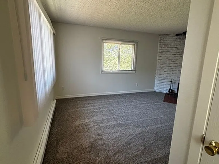 PM 120 - 406 Hacker Ct. — Photo 7
