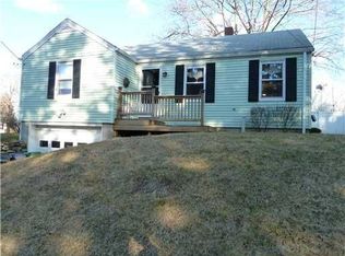 168 River St, Warwick, RI 02888