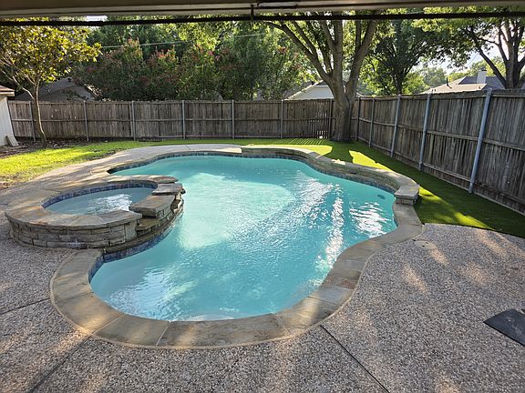 2nd image of 4301 Southridge Dr