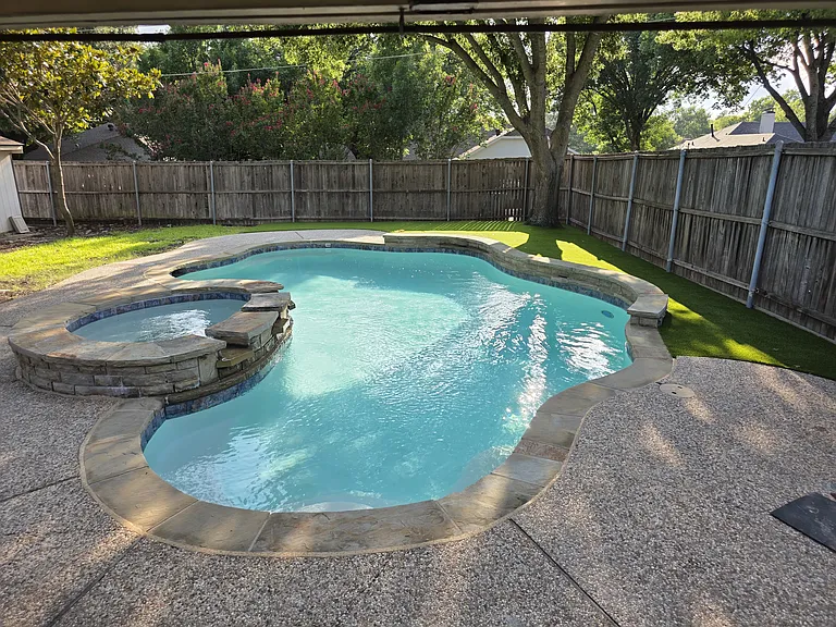 4301 Southridge Dr — Photo 2