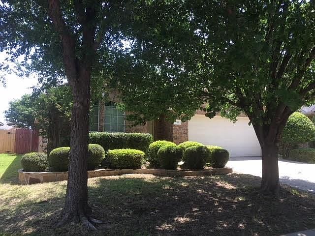 1st image of 729 Silverbrook Dr