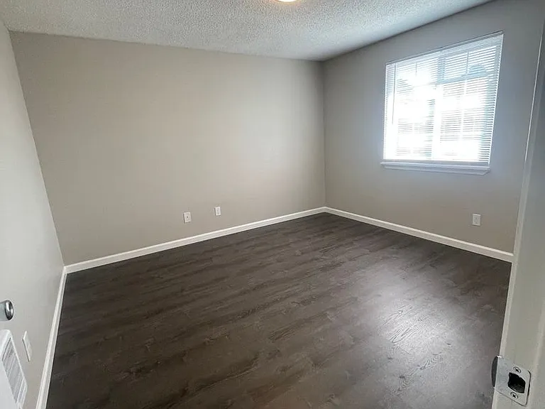Albany Meadows Apartments — Photo 116