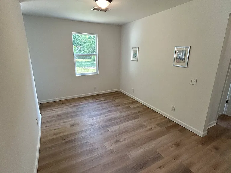 370 Collinwood Ave — Photo 5