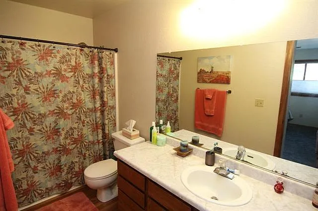 802 Carmen Dr #B — Photo 11