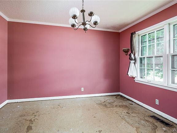 5th image of 7816 Woodlawn Cir