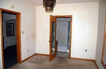 4th image of 30 Steele Ave