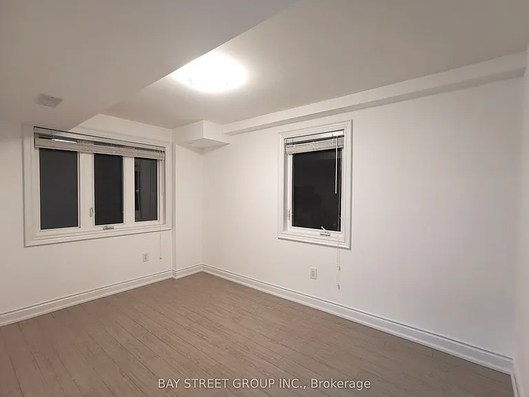 267 Bathurst Glen Dr #BASEMENT — Photo 12