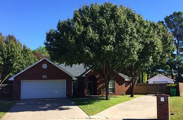 1st image of 1008 Oxford Dr