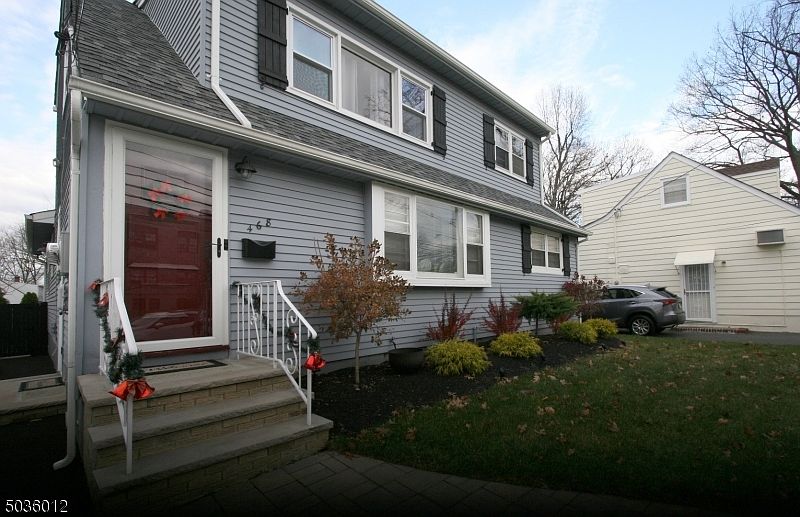 1st image of 468 Broughton Ave