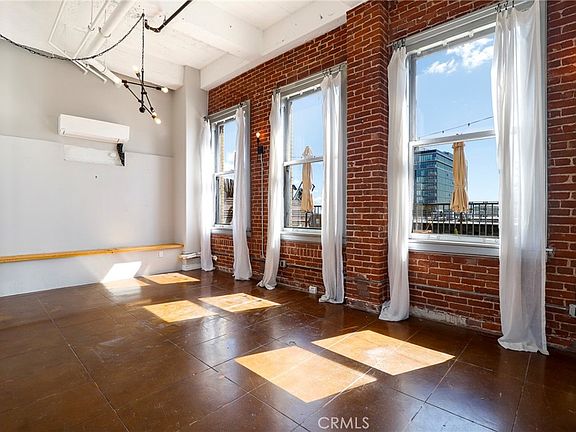 2nd image of 215 W 7th St APT 1307