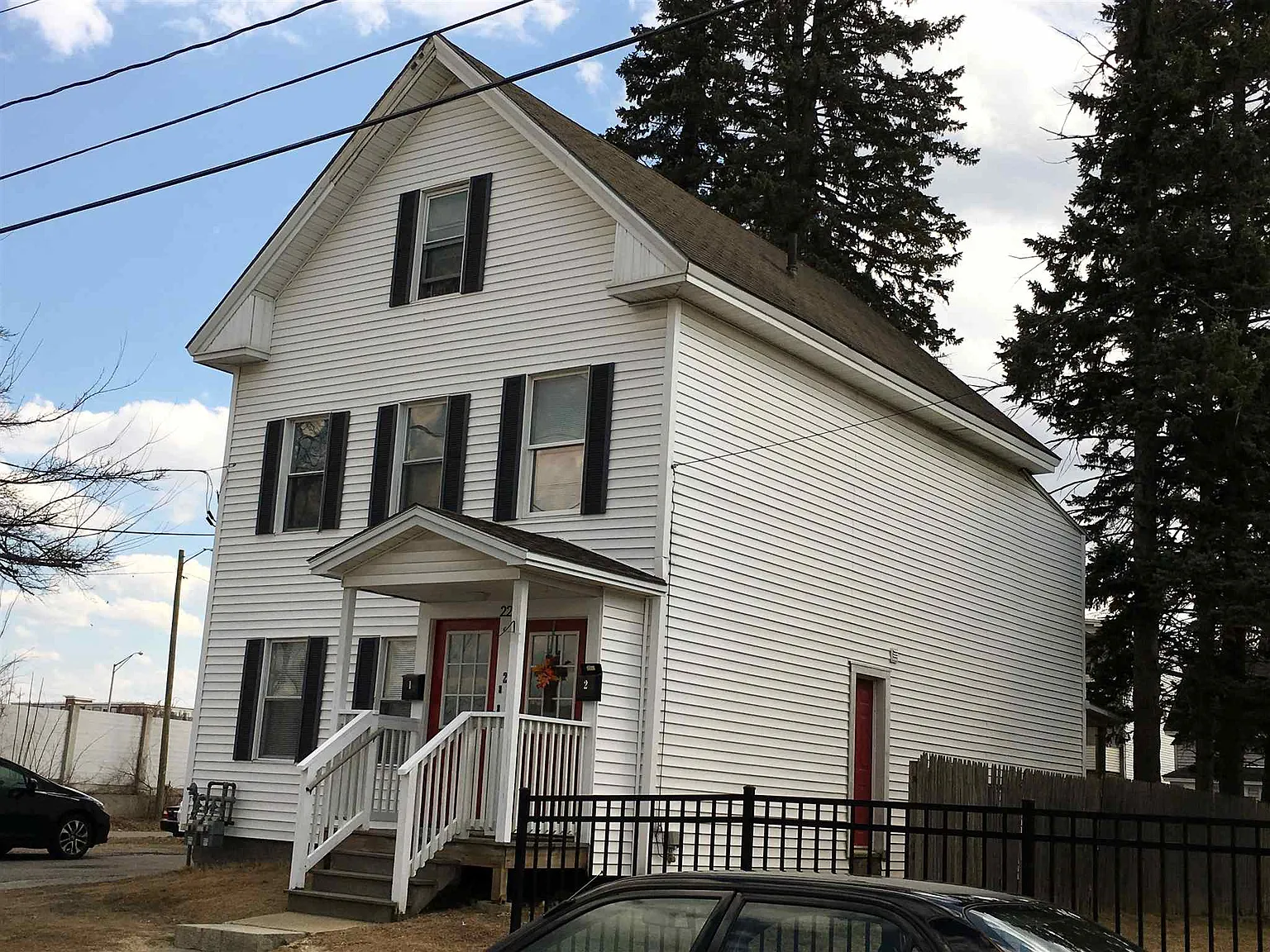 4 bed, 1.0 bath, 1100 sqft, $2,149 — Photo 1