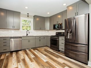 2712 27th St, Des Moines, IA 50310