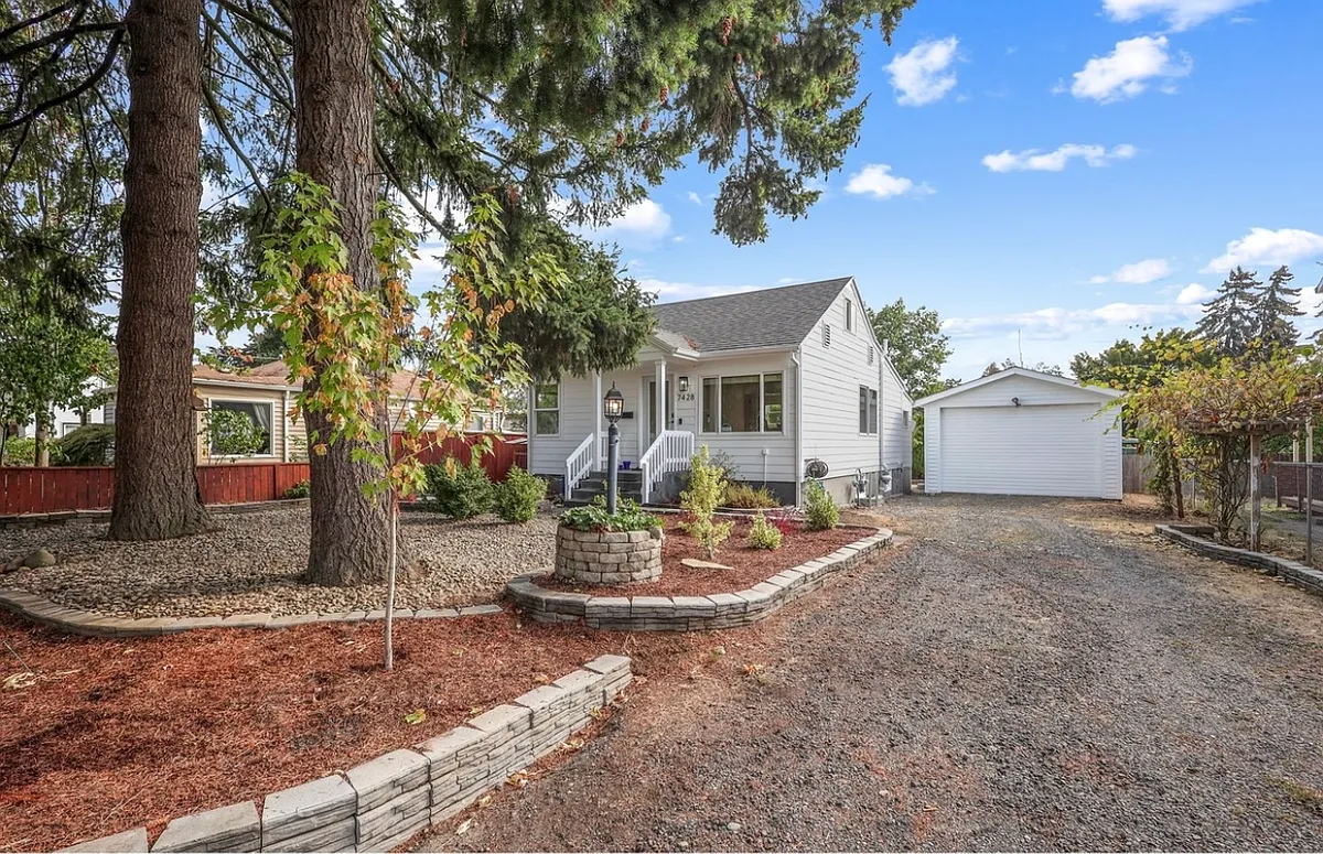 Front of house - 7428 SE 66th Ave