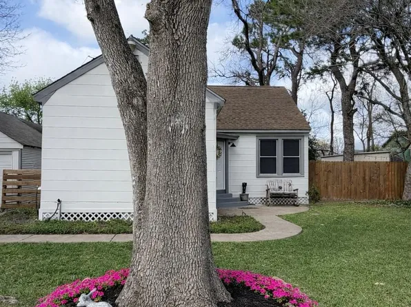 440 W Brazos Ave, West Columbia, TX 77486