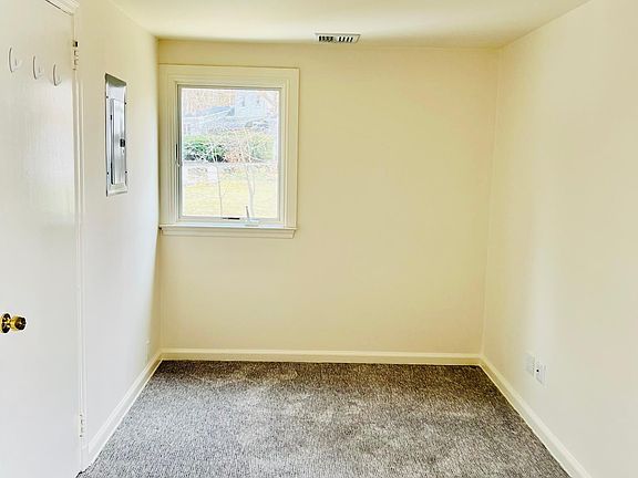 4th image of 9 Kensico Knoll Pl Floor 2