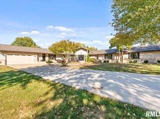 11520 Wayside Meadows Rd, Glenarm, IL 62536