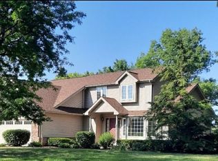 2387 Harvey Lake Rd, Highland, MI 48356