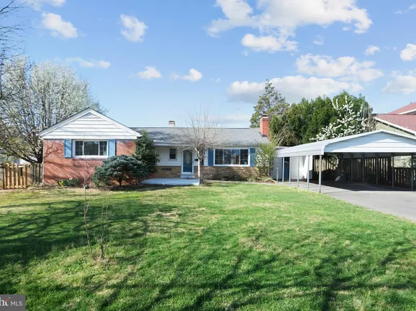 3514 Maple Ct, Falls Church, VA 22041