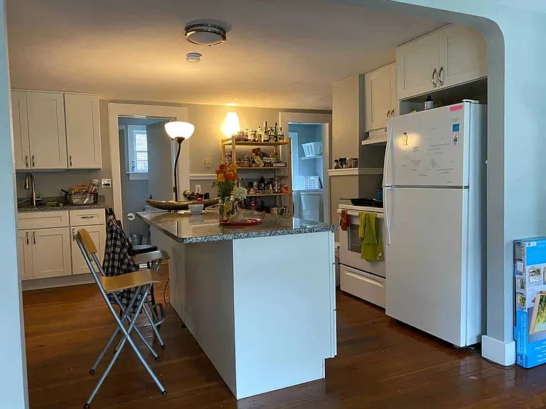 49 Walnut St #1 — Photo 2