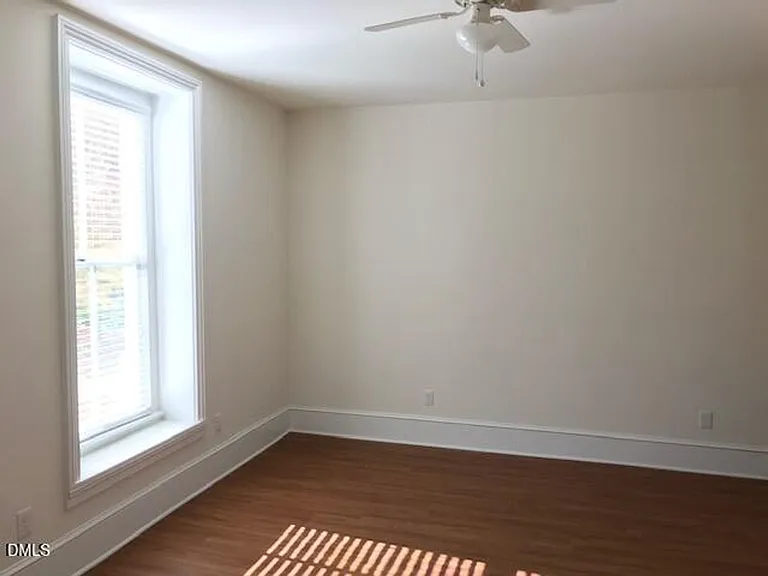 309 E Lane St — Photo 9