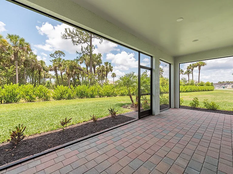 339 Tamarindo Ln — Photo 13