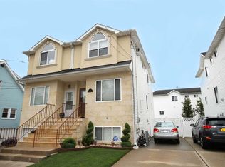 9 Barry St, Staten Island, NY 10309