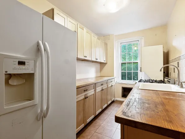 525 West 238th Street image 14 of 30