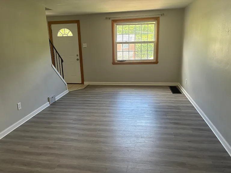 305 Jacob Dr — Photo 12