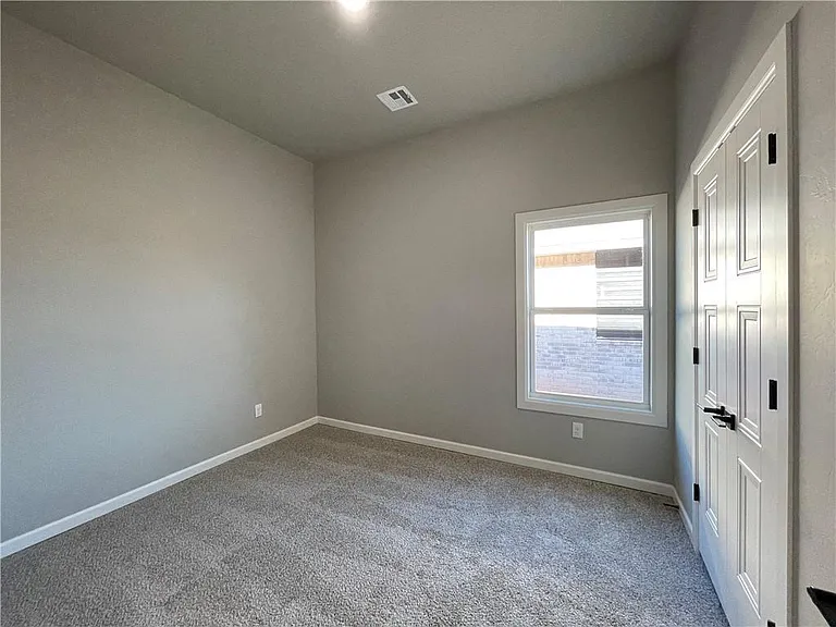 15809 Capri Ln — Photo 23