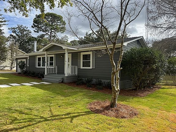 2nd image of 216 Pinecrest Ln