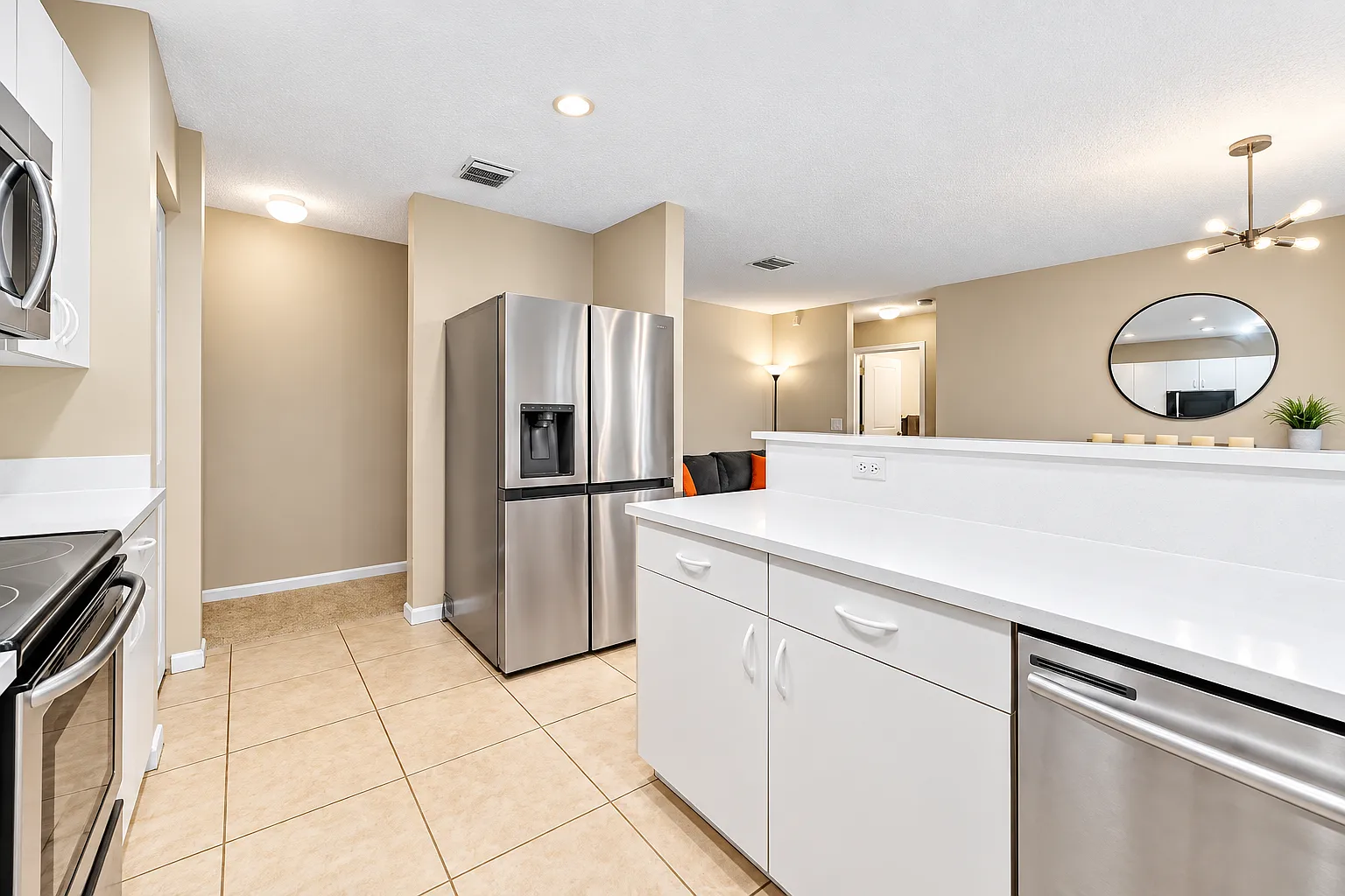 3 bed, 1259 sqft, $3,861 — Photo 3