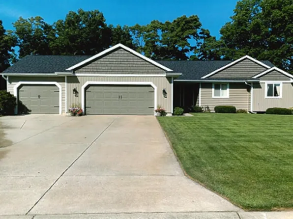 902 Goodsell St, Otsego, MI 49078