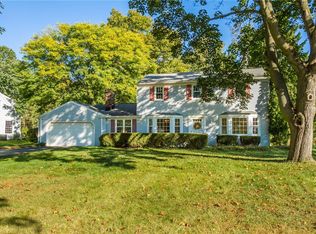 8 Salem Ct, Fairport, NY 14450