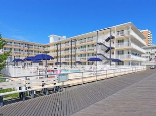 111 S Surrey Ave APT 210, Ventnor, NJ 08406