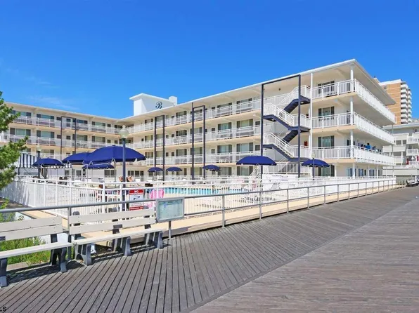111 S Surrey Ave APT 210, Ventnor, NJ 08406