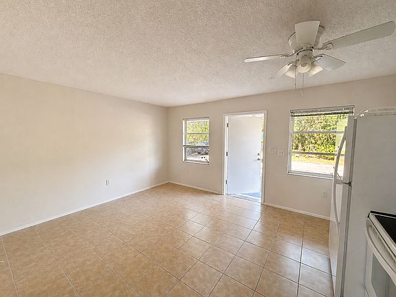 3rd image of 406 Albee Rd W APT 4