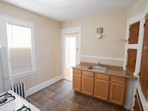2nd image of 3000 N Oakland Ave #6