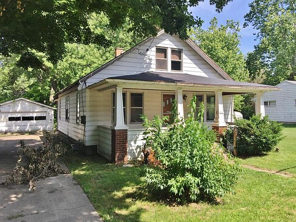 2nd image of 1921 River Bluff St