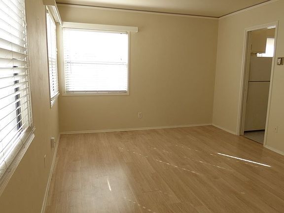 3rd image of 4610 North Ave