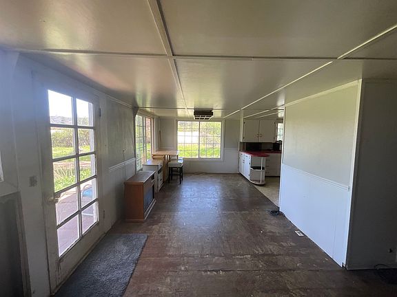 4th image of 404 Dewitt Park Rd