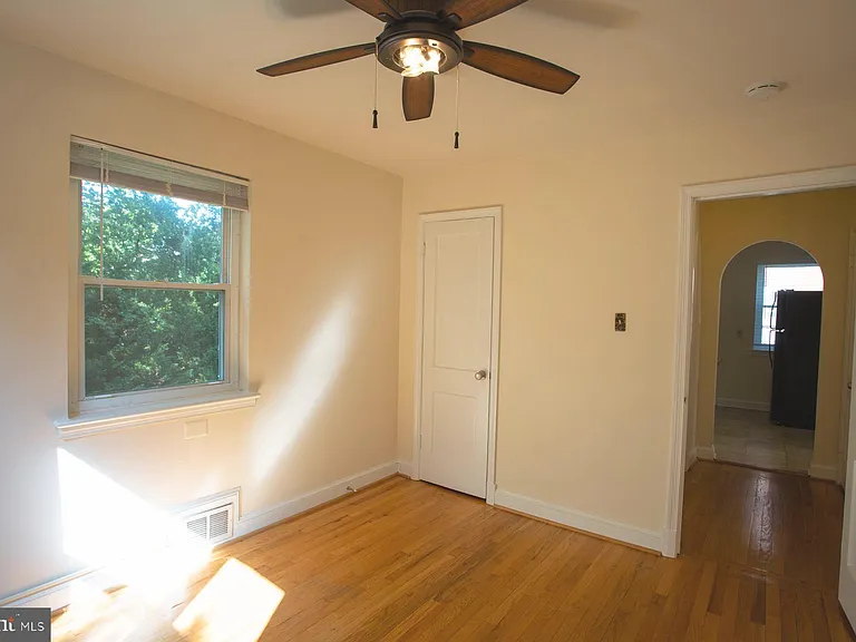 5915 Ryland Dr — Photo 16