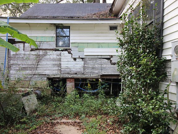 4th image of 500 Bay Ave