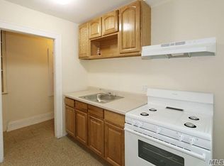 42 Stowe Pl #1, Hempstead, NY 11550