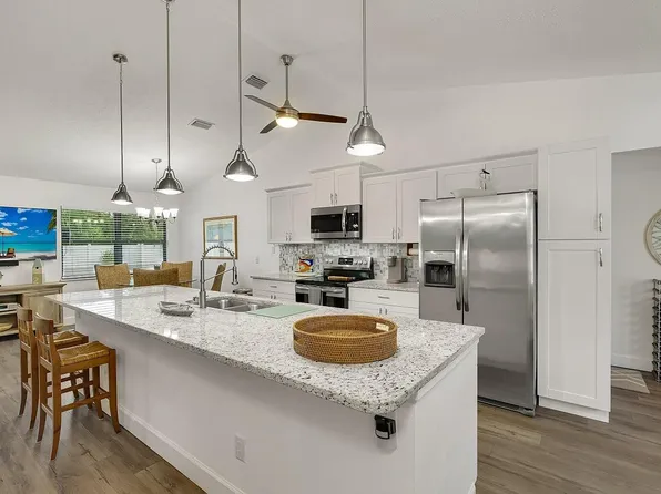 781 24th Square, Vero Beach, FL 32962