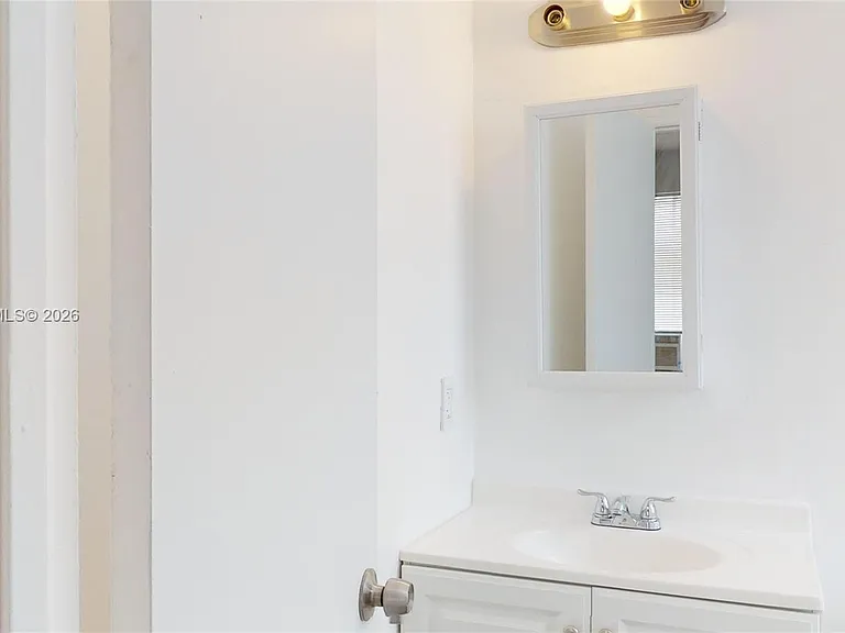 828 Pennsylvania Ave #7 — Photo 11