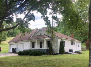 5409 E Mineral Koleen Rd, Bloomfield, IN 47424