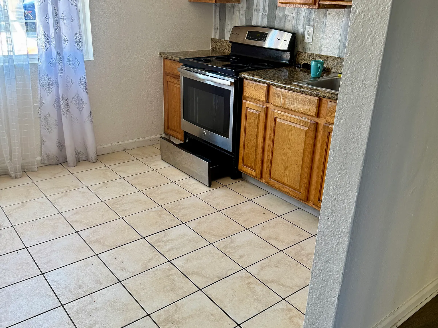 2 bed, 789 sqft, $2,550 — Photo 2