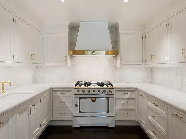 15 E 69th St #6D, New York, NY 10021