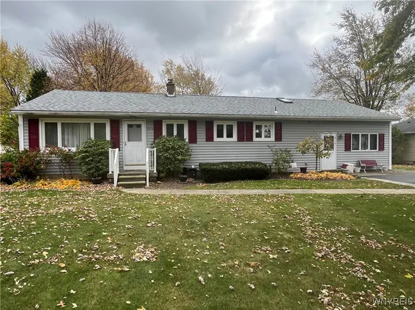 1056 Elliott Dr, Lewiston, NY 14092