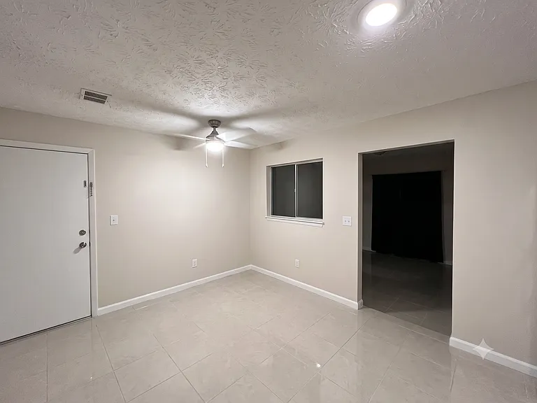 4044 Anvil Ct — Photo 3